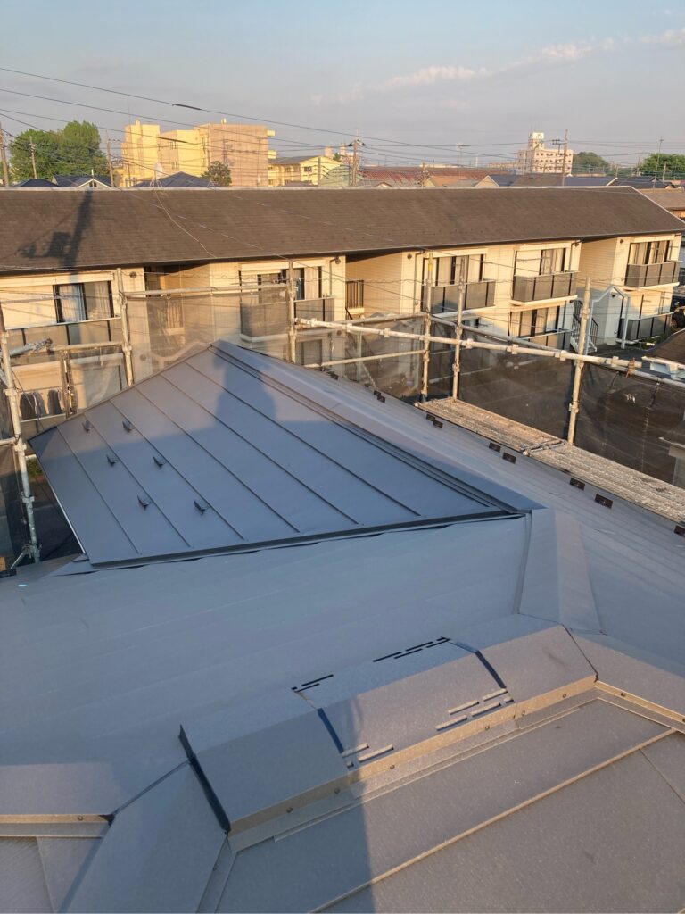 アイジー工業
スーパーガルテクト
屋根カバー工法
シェイドチャコール